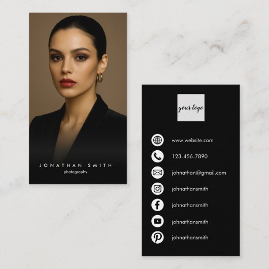 Black Minimal Photographer Elegant Business Card 名刺 (正面/裏面)