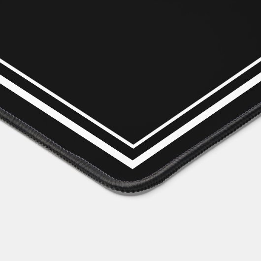 Black Minimalist Monogram デスクマット (コーナー)