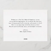 Black Modern Calligraphy and Wreath New Year Photo 箔シーズンカード (裏面)