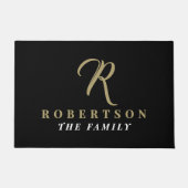 Black Monogram Gold Initial Name Minimalist Family ドアマット (正面)