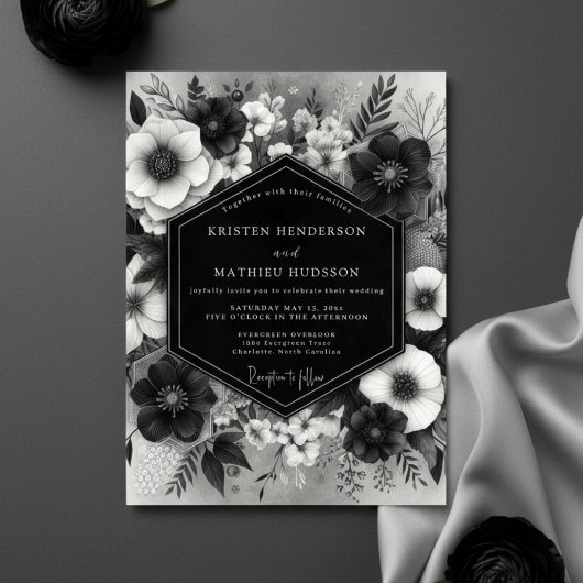 Black Moody Floral Romance Wedding 招待状