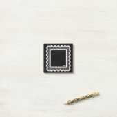 Black Notes with White Doily Trim ポストイット (デスク上)