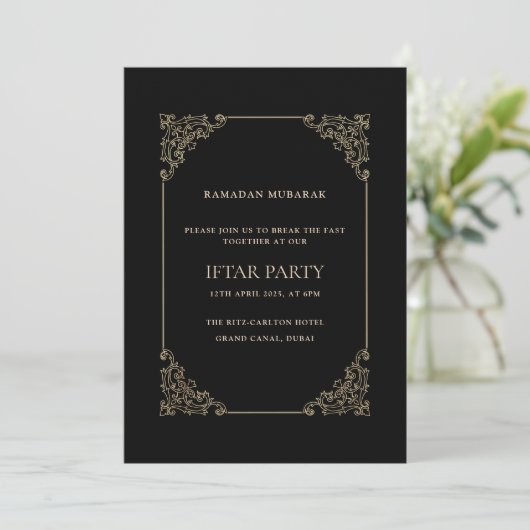 Black Opulent Baroque Frame Script Iftar Party 招待状 (スタンド正面)