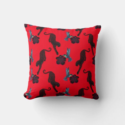 Black panther maximalist throw pillow クッション (正面)