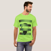Black Panther Peeking Through Stripes – Minimalist Tシャツ (正面フル)