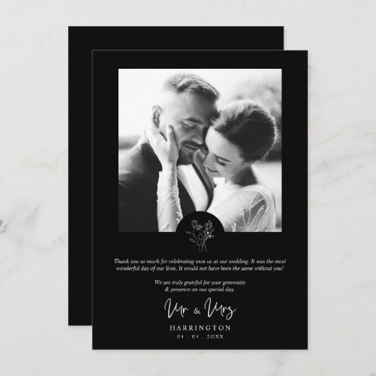 Black Photo Typography MR & MRS Wedding Bouquet  サンキューカード (正面/裏面)