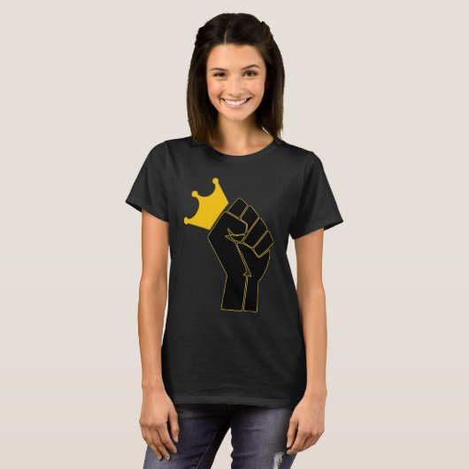 Black Power Fist with a Crown Black History Celebr Tシャツ (正面フル)