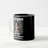 Black Queen Masters Degree Graduation Educated  ツートーンマグカップ (正面左)