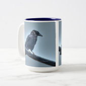 Black Raven on a Powerline Gothic, Celtic,ウィッカ信者 ツートーンマグカップ (正面左)