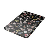Black Romantic Moody Watercolor Wildflowers バスマット (アングル)