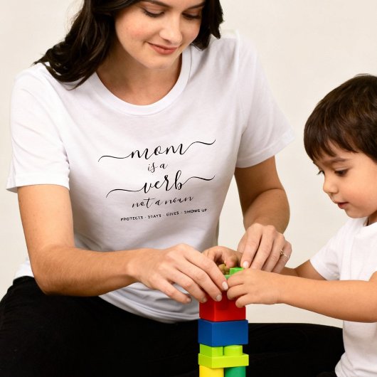 Black Script Mom Is a Verb Mother Keepsake トライブレンドＴシャツ