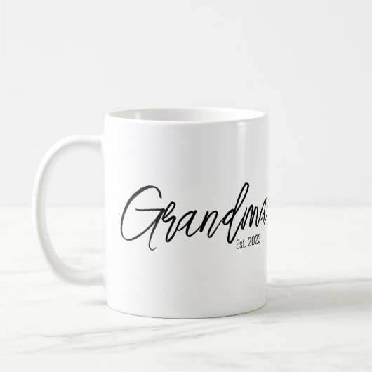 Black Script Typography Grandma Established Year コーヒーマグカップ (左)