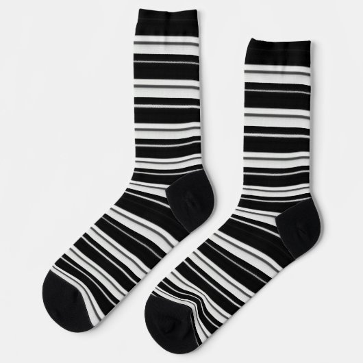 Black Stripe Socks – Bold Monochrome Style ソックス (左)