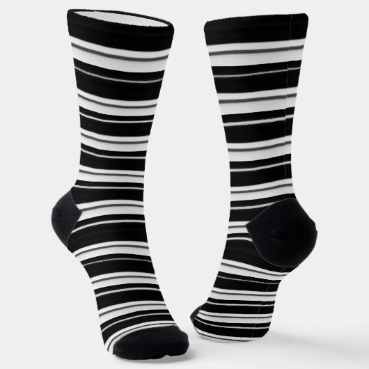 Black Stripe Socks – Bold Monochrome Style ソックス (傾斜あり)