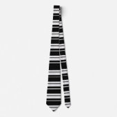 Black Stripe Tie – Bold Modern Accessory ネクタイ (正面)