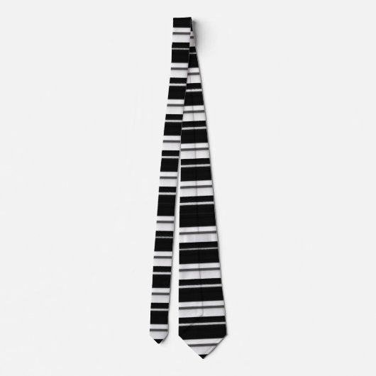 Black Stripe Tie – Bold Modern Accessory ネクタイ (裏面)