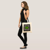 BLACK/WHITEのシックなBAG_72緑は縞で飾ります トートバッグ (正面(モデル))