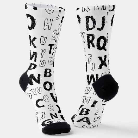 Black & White Alphabet Pattern Crew Socks ソックス (傾斜あり)