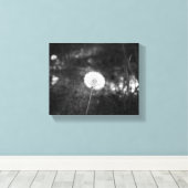 Black & White Dandelion in the Woods 8x10 キャンバスプリント (インサイチュ (ウッドフロア))