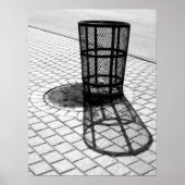Black & White Garbage Can ポスター (正面)