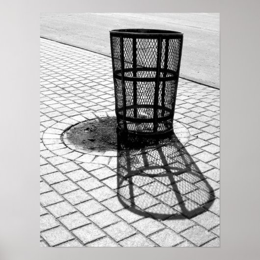 Black & White Garbage Can ポスター (正面)