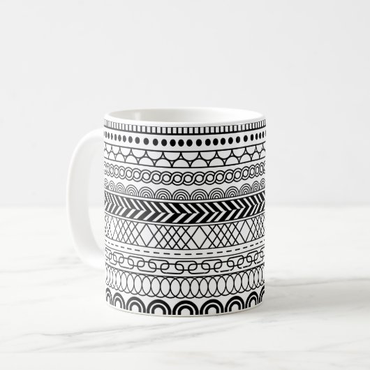 Black & White Geometric Border Sampler Pattern コーヒーマグカップ (正面左)