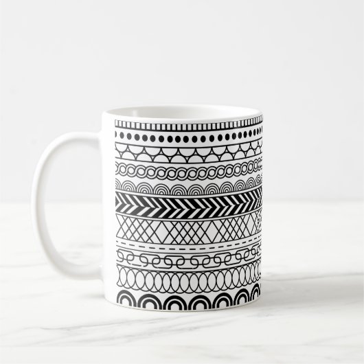 Black & White Geometric Border Sampler Pattern コーヒーマグカップ (左)
