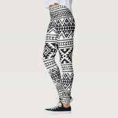 Black White Geometric Tribal Pattern Aztec Boho レギンス (左)