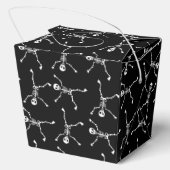 Black & White Hand Drawn Skeleton Halloween フェイバーボックス (裏面)