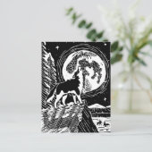 Black & White Howling Husky at Night Linocut ポストカード (スタンド正面)