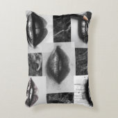 Black & White Lips Collage Accent Pillow アクセントクッション (正面(垂直))
