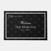 Black White Monogram Family Name House Number ドアマット (正面)