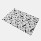 Black & White Paisley Pattern –Elegant Textile Art ドアマット (アングル)