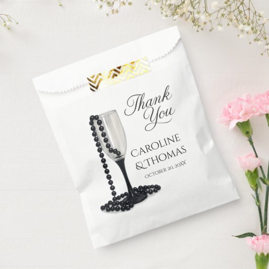 Black & White Pearl Champagne Glass Wedding フェイバーバッグ (封をした状態)