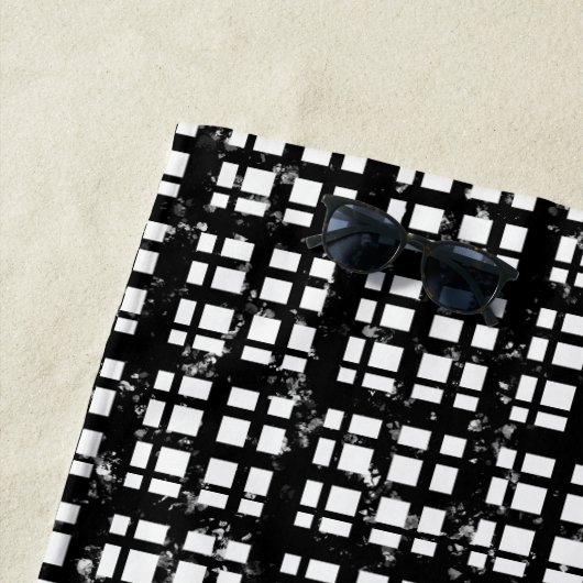 Black & White Plaid with Paint Splatter ビーチタオル (インサイチュ)