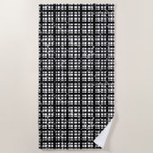 Black & White Plaid with Paint Splatter ビーチタオル (正面)