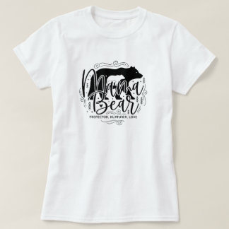 Black & White Script Mama Bear Protector Art Tシャツ