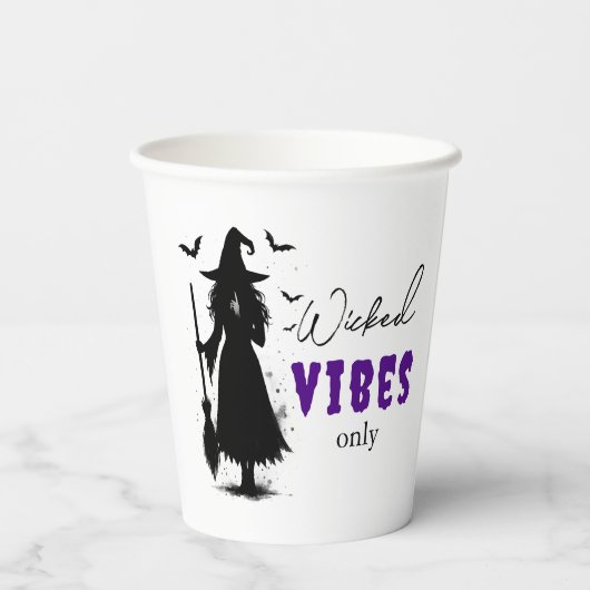 Black Witch Silhouette – "Wicked Vibes Only" - 紙コップ (裏面)