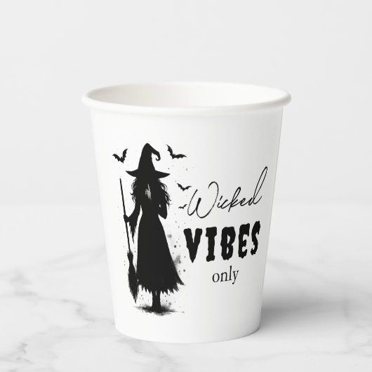Black Witch Silhouette – "Wicked Vibes Only" - 紙コップ (裏面)