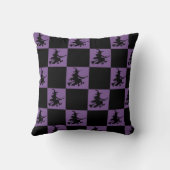 Black Witches on Purple クッション (裏面)