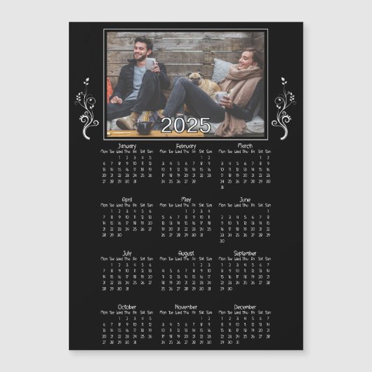 Black Year 2025 Photo Calendar with Foliage (正面)