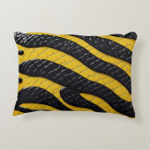 Black & Yellow Luxury Modern Animal skin アクセントクッション (裏面)