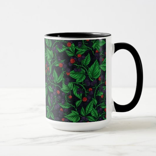Blackberries on dark gray マグカップ (右)