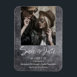 Blackboardグランジ婚約カップルのダーティテクスチャ マグネット<br><div class="desc">Blackboardグランジ婚約カップルのダーティテクスチャ。重要なお知らせ：このデザインはコレクションの一部であり、私の店で見つけることができるその他のコーディネートされた要素を持っている。時には美的に整列し、文字やイニシャルをデザインに置くことは困難であるもしので、私に教えて、私はあなたのためにそれを行う。カスタマイズ好きなデザインともし、あなたは何を探しているか、何らかの変更が必要か連絡は見つけらず、私はhello@themonogramfactory.comで私はそれをやるから。</div>