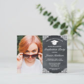 Blackboardホワイトレース卒業フォト招待状 ポストカード (スタンド正面)