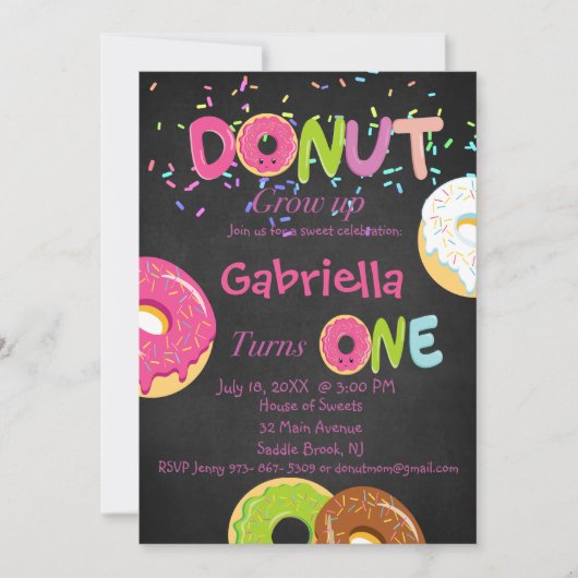 Blackboard DONUTが最初の誕生日パーティーカードを成長 招待状 (正面)