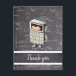Blackboard Mathematics Calculatorのボーイ感謝していユー シーズンポストカード<br><div class="desc">電卓のユニーク衣装を着た男の子のイラストレーションが付いた可愛くてハガキ。気持ち読は「ありがとう」が、あなたが望むそれをパーソナライズもしできる。このハガキ素晴らしは数学の愛好家のための、あなたの数学のパーティーの補完として。パトリシ図解入りの、写真付きのア・アルバレスが設計した。私の店にはコーディネートされた商品がある。</div>