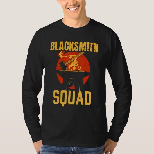 Blacksmith Squad Blacksmithing Job Tシャツ (正面)