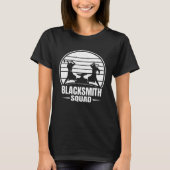 Blacksmith Squad Forge Anvil Blacksmithing Tシャツ (正面)