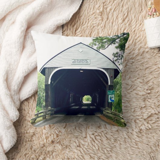 Blair Covered Bridge クッション (ブランケット)